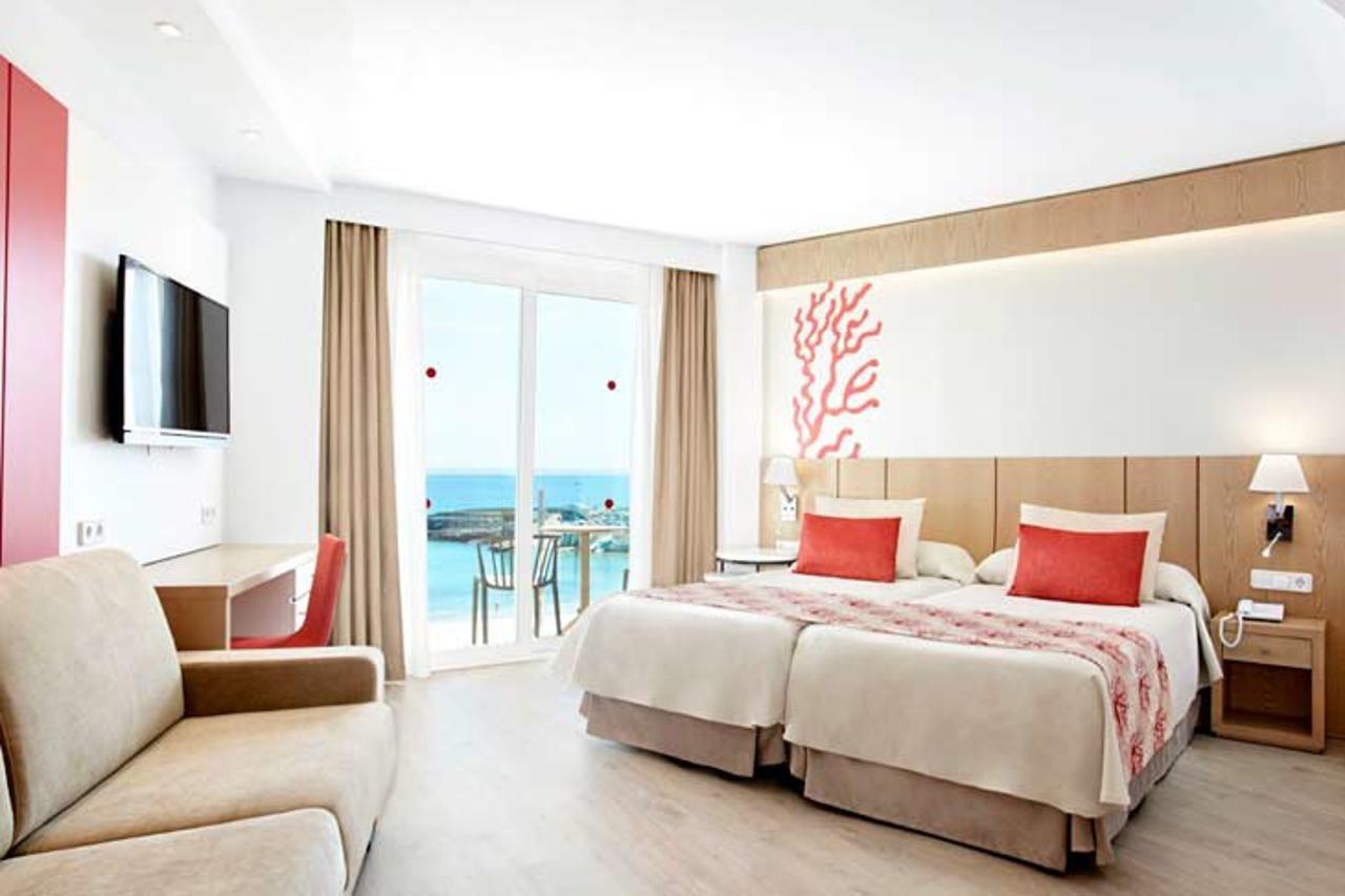 Universal Hotel Perla S'Illot  Exterior photo