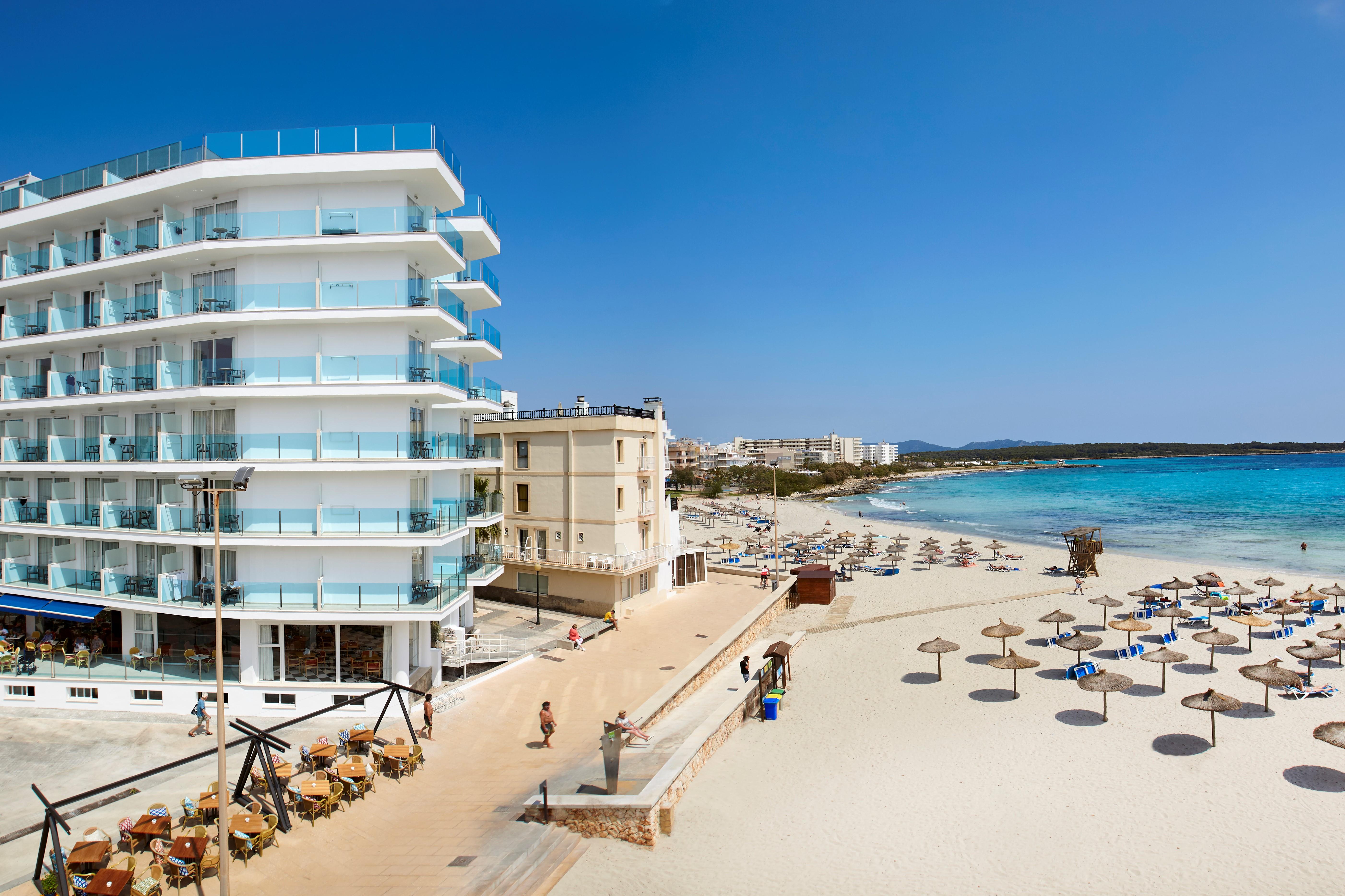 Universal Hotel Perla S'Illot  Exterior photo