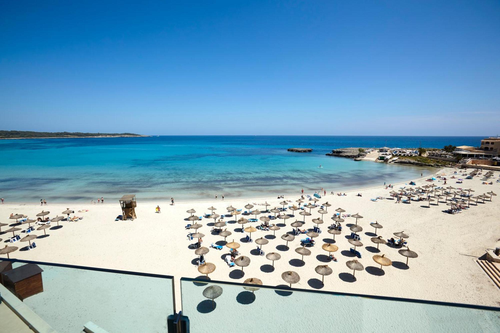 Universal Hotel Perla S'Illot  Exterior photo